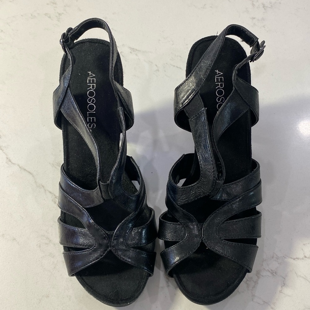 New without box size 7 Aerosoles heels.